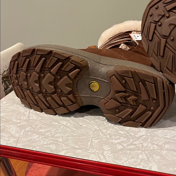 Ulu boots - Picture 5 of 7